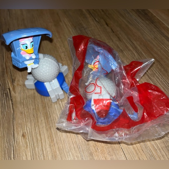 McDonald’s 2020 Happy Meal Disney Runaway Train Set of 11 MickeyMinnieGoofyDaisy - Picture 6 of 12